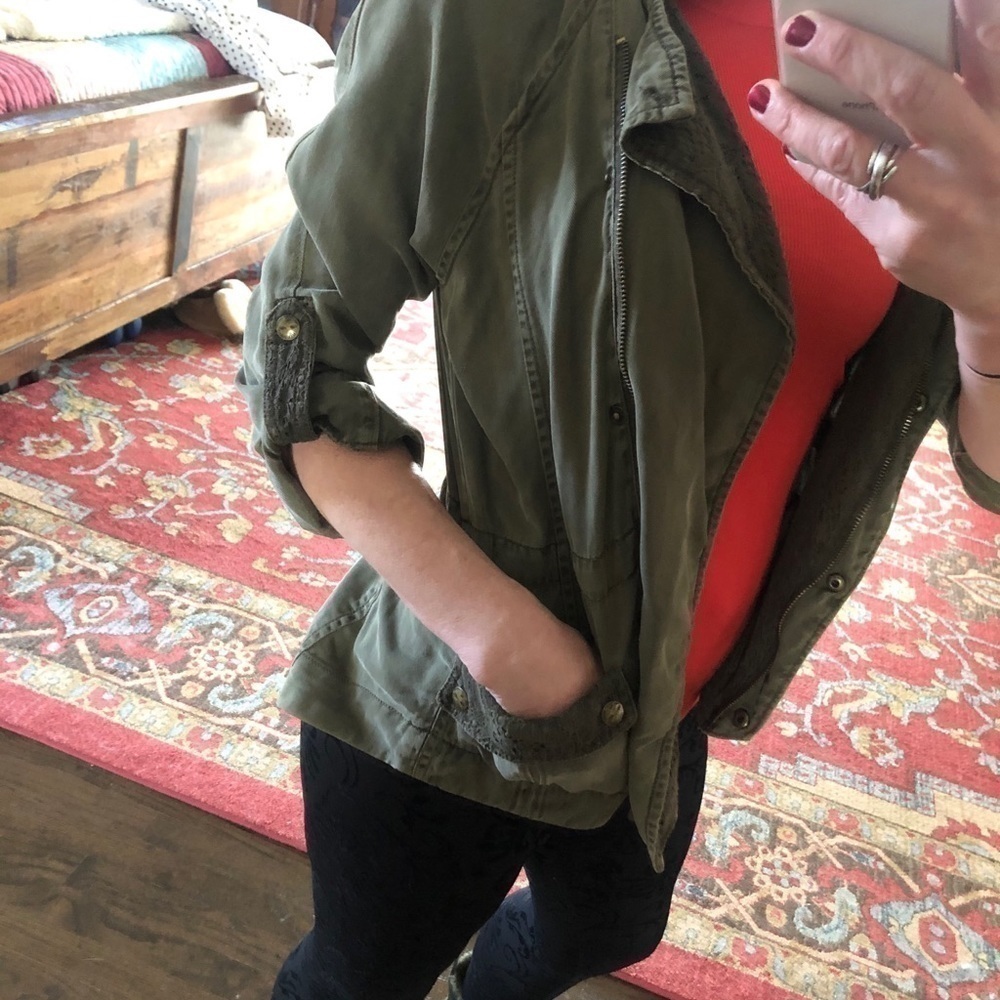 Women’s light weight utility jacket - Picture 9 of 10
